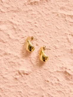 Arms of Eve Delphine Earrings in^ Bride To Be | Black Tie